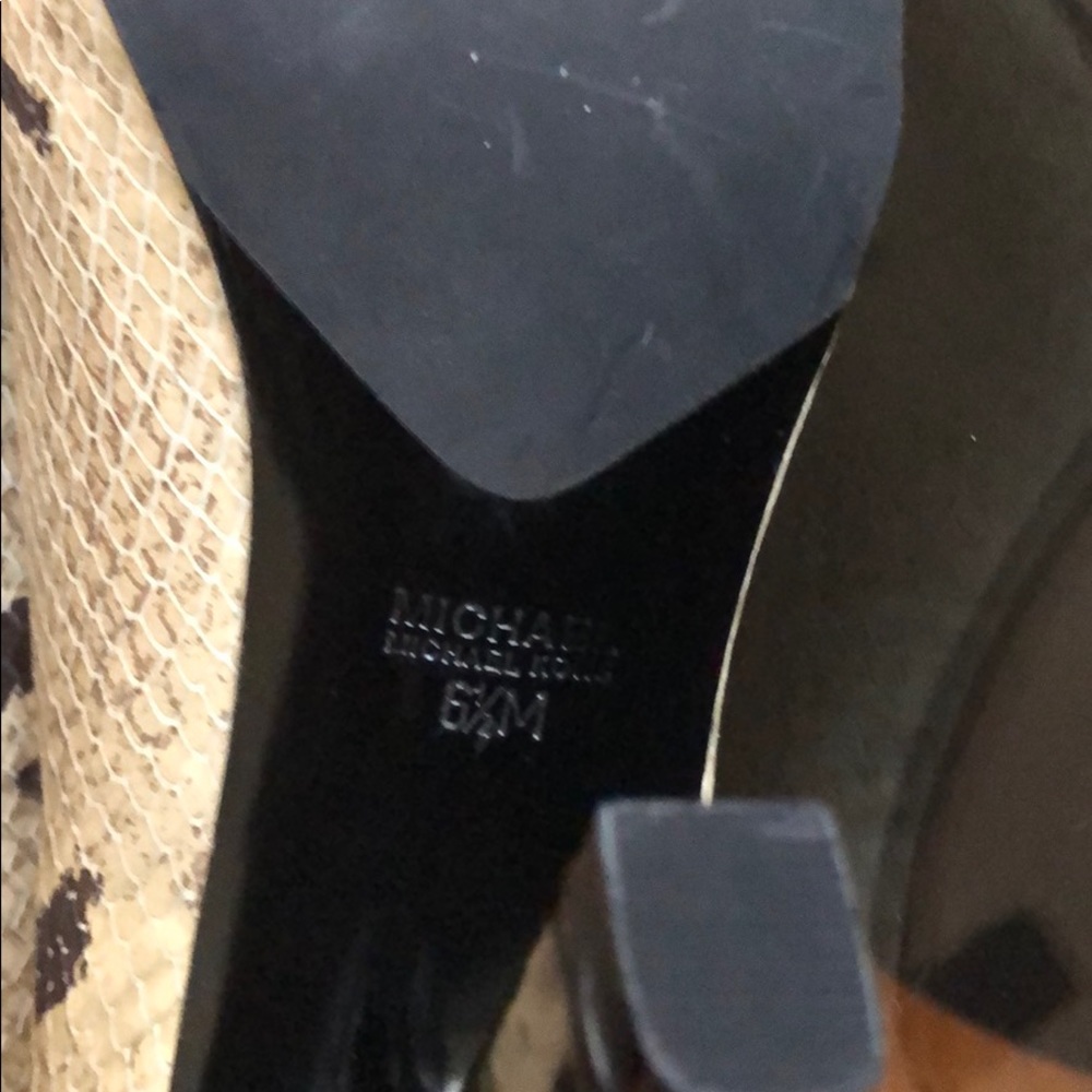 Michael Kors Shoes - Picture 5 of 8
